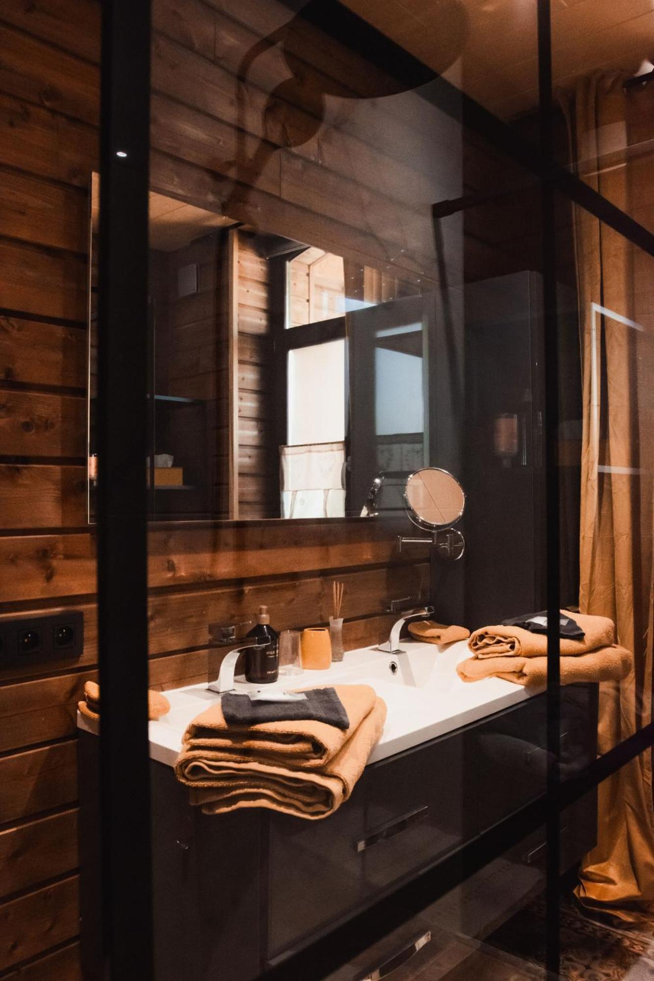 Maison D'Hote Les Notes Endormies Suite Le Refuge 월코트 외부 사진